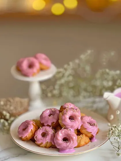 These mini Lavender Financiers look as peaceful as they taste. The beautiful purple glaze and delicate almond cake make for a unique and delicious addition to any Diwali dessert platter.