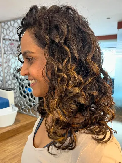 The final look is healthy, defined, and full of life.