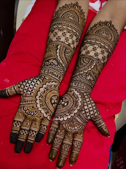 A personalized design with the couple's names written in a beautiful script.