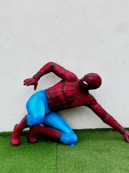 Our life-size Spider-Man model, captured in a classic crouching pose, is made from high-quality fibre and adds a dynamic element to any superhero party.
