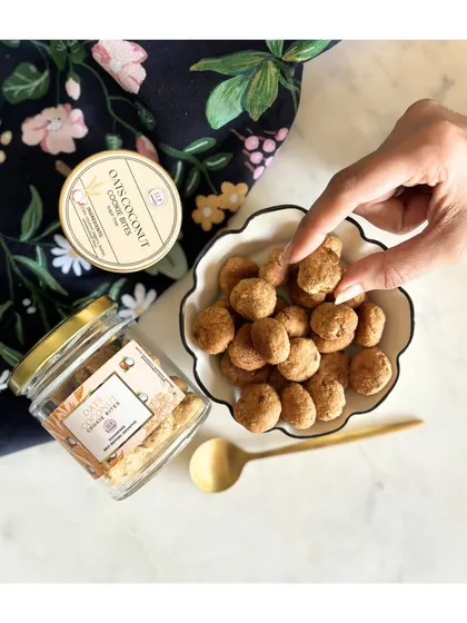 Our bite-sized oat coconut cookies are highly addictive! They are made with wholesome ingredients and are free of refined flour, eggs, and refined sugar.
