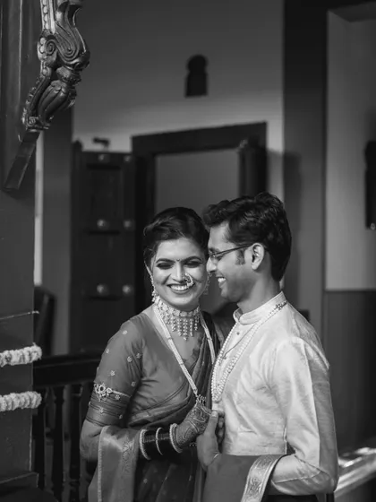 Another candid moment from their walk around Dhepe Wada. Kinjal's beautiful laugh is the focus of this lovely, natural shot.