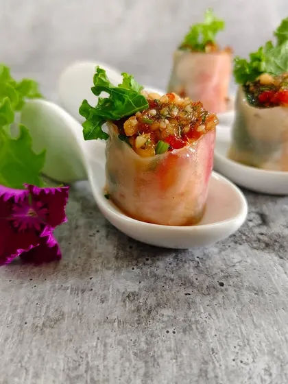 Say hello to freshness! These Vietnamese Rice Paper Summer Rolls are a perfect balance of crisp veggies, herbs, and light flavors rolled into one wholesome bite.