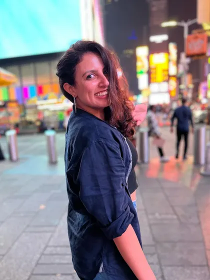 Another smile from the city that never sleeps. These photos are all about that true NYC feeling of excitement and possibility.