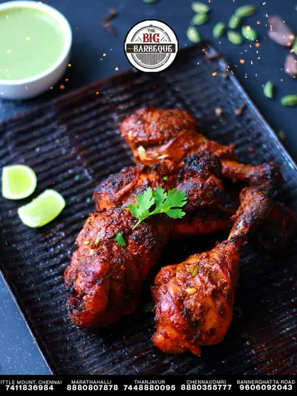 A spread so refined, it speaks for itself. Our tandoori chicken legs are marinated and cooked to perfection, served with a side of lime and fresh mint chutney.
