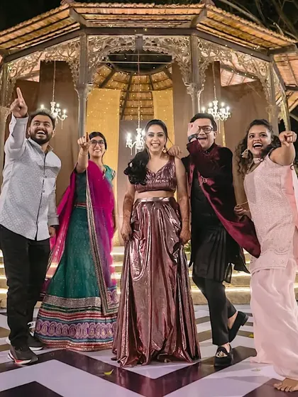 The bride dedicating a performance to her love, with her cousins joining in. This was a super fun and heartfelt surprise.
