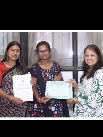 Presenting a well-earned certificate to another graduate. I am confident she will be a fantastic henna artist.