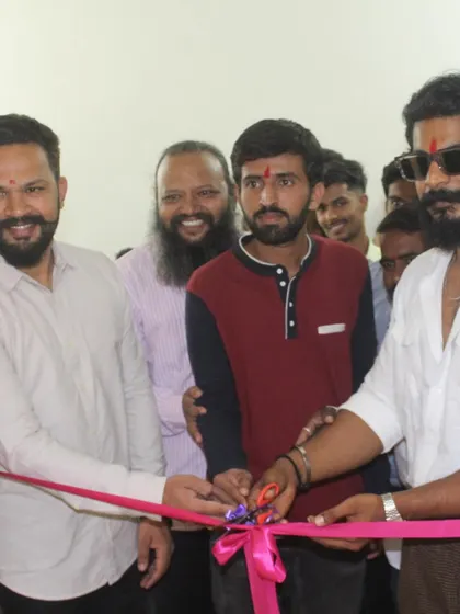 At the inauguration of the Kalangan Art Exhibition in Pune, where I also gave a live portrait demonstration.