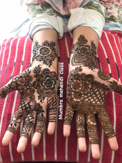 A lovely floral design perfect for an engagement or sangeet ceremony.