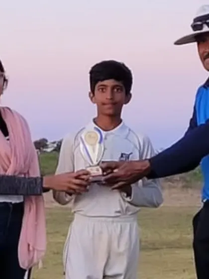 Players receiving awards during the Chitradurga tour.