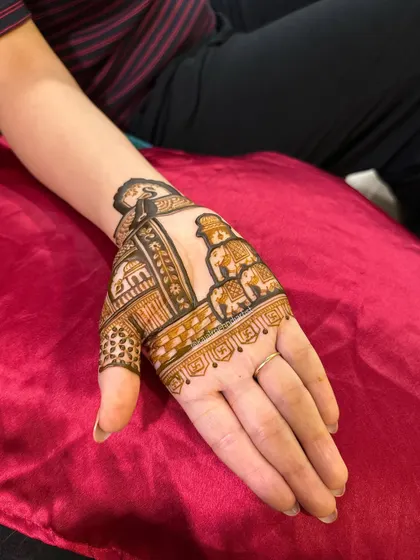 A different angle of the personalized henna, showing the clean lines and balanced composition.