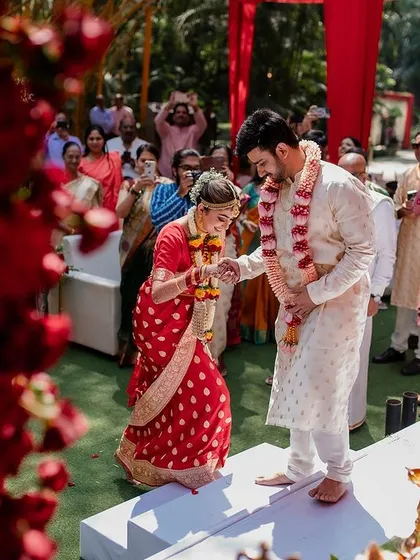 The bride's grand entrance, surrounded by friends and family. We capture the anticipation and excitement of this key moment in the wedding ceremony.