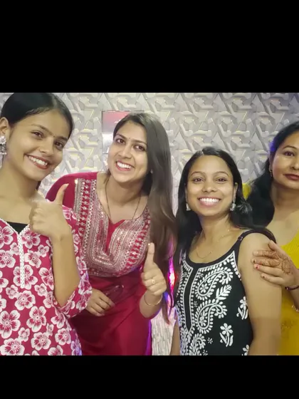 A lovely group photo with my students. We are more than a class, we are a team.