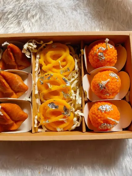 These unique Diwali candles are shaped like popular Indian sweets: samosa, jalebi, and ladoo. They make for a creative and decorative addition to any festive hamper or as standalone gifts.