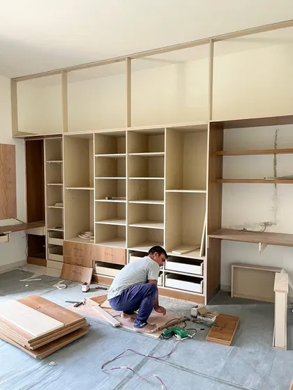 The skeleton of a great wardrobe. We build our storage solutions from the ground up with high-quality materials, focusing on strong structure and smart, functional layouts.