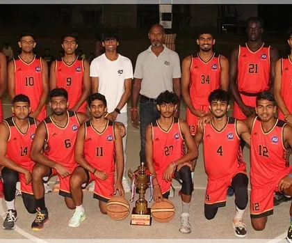 Posing with the trophy after winning the 2022 Challenger's Cup.