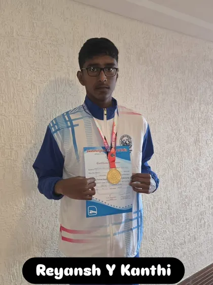 Reyansh Y Kanthi with his relay gold medal.