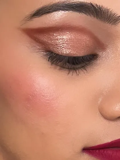 A duplicate image for context. A macro shot of the eye makeup.