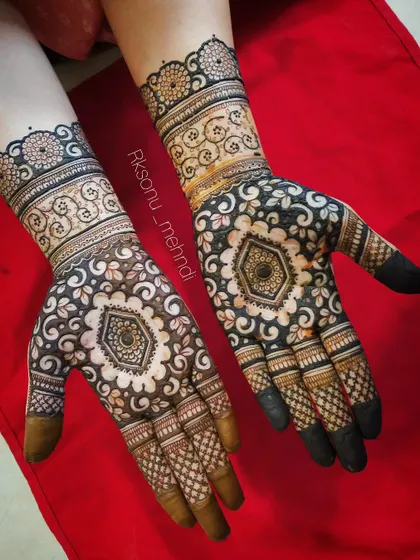 This gallery showcases a variety of my traditional designs. You'll find classic elements like peacocks, elephants, lotuses, and intricate jaali (net) patterns, all expertly crafted to create timeless beauty.