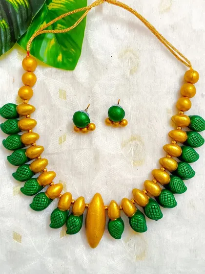 These are additional images and videos showing the wide assortment of necklace sets in various designs and colors that I have available for wholesale.