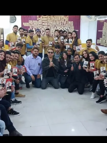 A group photo of our students with Jawed Habib sir during one of his exclusive masterclasses at our academy.