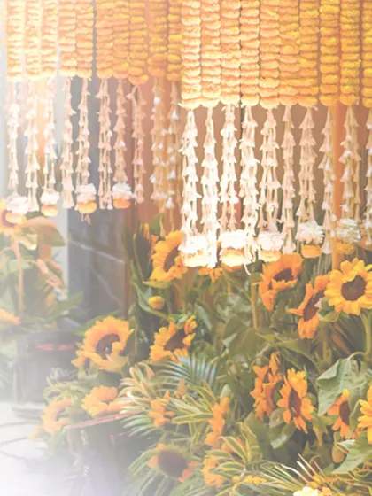For this Haldi ceremony, I created a joyful and radiant atmosphere using an abundance of sunflowers and marigolds. The golden yellow hues perfectly capture the spirit of the celebration.
