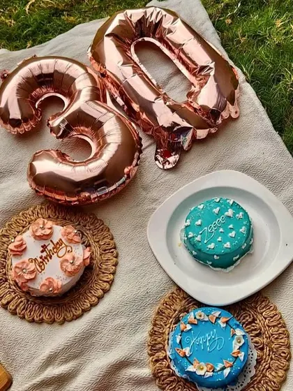 Cheers to 30! A bento cake picnic is such a cute and trendy way to celebrate a milestone birthday with friends. We love seeing how you celebrate with our cakes.