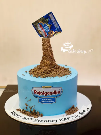 I’m always up for a fun challenge! This anti-gravity cake was designed for a Rajnigandha fan's 40th birthday. It’s a great example of a funny and unique cake that is sure to be the talk of the party.