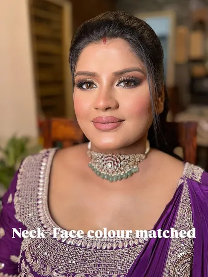 The final result of the transformation for this mom-to-be. The neck and face color are perfectly matched, and her skin looks absolutely flawless and radiant.