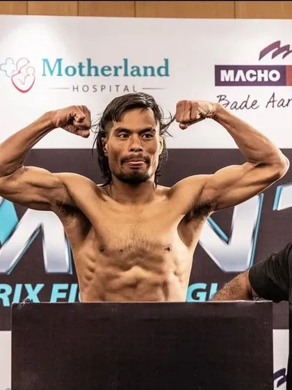 Chungreng Koren, my first sponsored athlete, after cutting 18 kgs in 30 days for his MFN title fight. A true rhino.