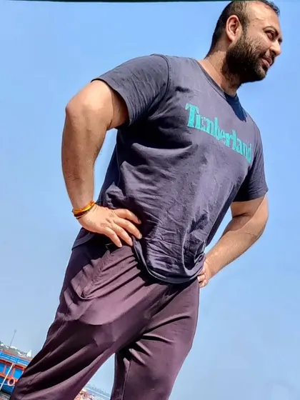 A mad powerlifter, even when traveling. The lifestyle never stops.