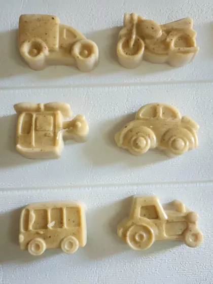 Bath time should be fun for the little ones. I make these adorable, vehicle-shaped soaps using a natural baby ubtan formula with ingredients like turmeric and oatmeal. They are gentle, tear-free, and perfect for delicate skin.