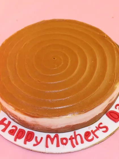 Our Lotus Biscoff Cheesecake, specially decorated for Mother's Day. The smooth, caramelized topping makes it a sophisticated and delicious gift.