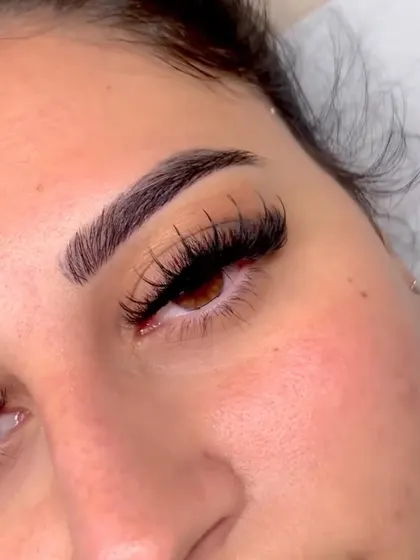 A Spike Wispy lash set that combines texture with a fluttery feel. This is a great choice if you want a noticeable but not overly dense look.