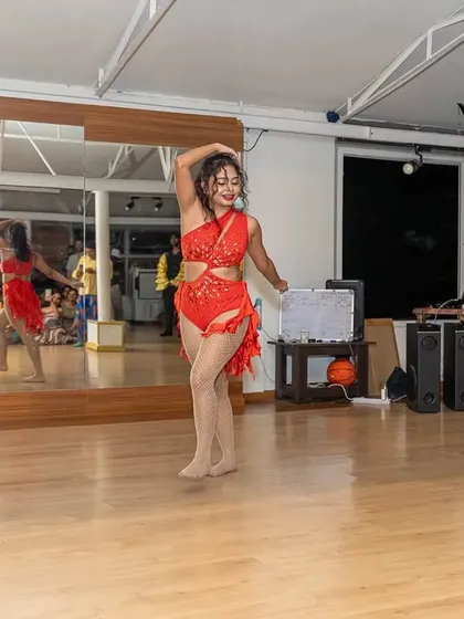 A powerful solo performance from our Motley Mixer. We encourage our dancers to develop their own unique style and provide opportunities for them to share it.