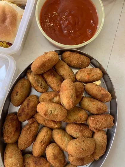 Another shot of the crispy veg croquettes.