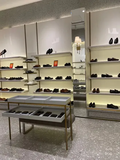 An identical shot to 93, showing the clean and organized merchandising.