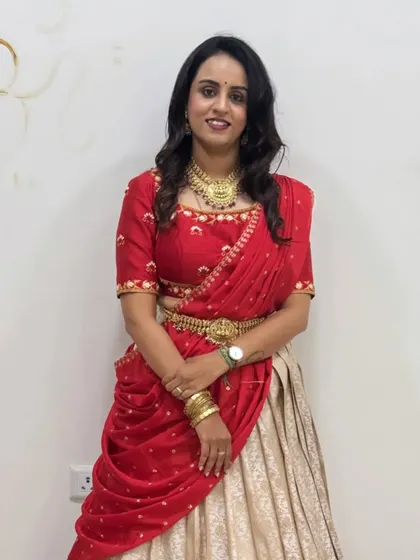 Full view of the custom red and cream half saree, perfect for celebrating Maa Katyayani.