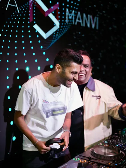 Another great night with a talented guest DJ for my IVAN + 1 series. The crowd loved his set.