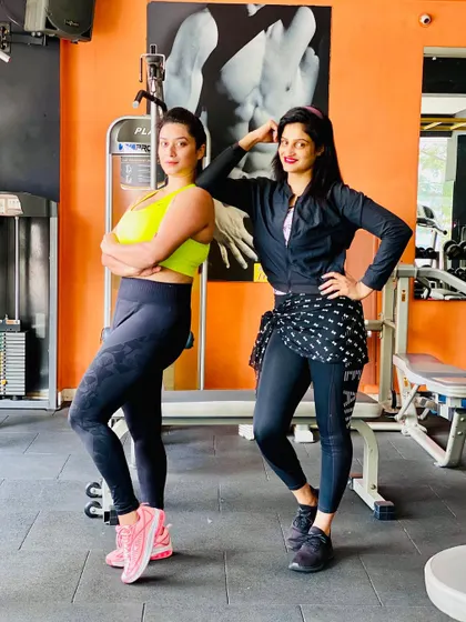 Pre-workout poses with a celebrity client. Getting in the right mindset is the first step to a great workout.