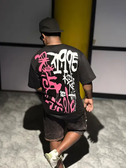 My style is part of my story. The graphic on this shirt reflects the bold, artistic energy I love. 💫