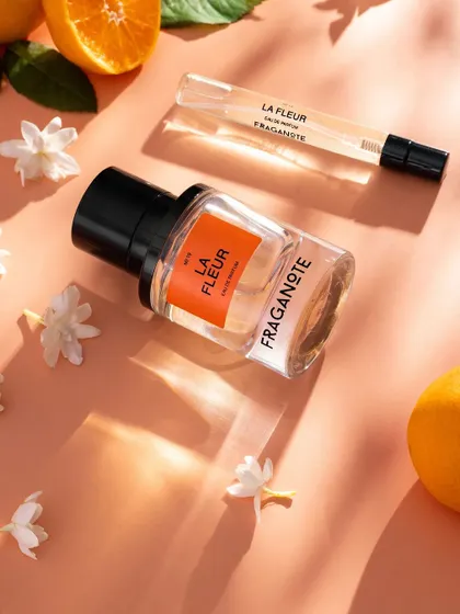 A fresh and bright flatlay for Fraganote's "La Fleur" fragrance. We played with natural light and citrus props to create a visual that is as vibrant and uplifting as the scent itself.