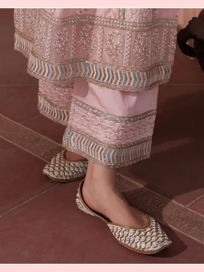 The gorgeous Alia Bhatt completes her soft, dreamy festive look with a pair of my classic juttis. The subtle design pairs perfectly with the embroidered kurta set, making it an ideal choice for a daytime event or puja.