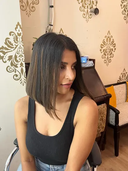 Josheela's angled bob from the side.