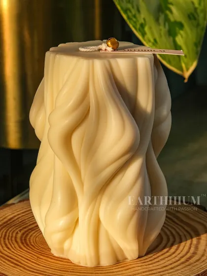 My sculptural pillar candles are designed to be beautiful even when they are not lit. This abstract piece adds a touch of modern, minimalist elegance to any shelf or tabletop, making your decor flex effortless.