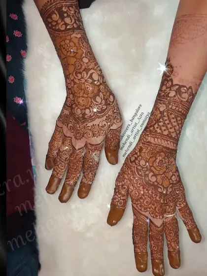 Another view of this lovely non-bridal design, perfect for parties and festivals.