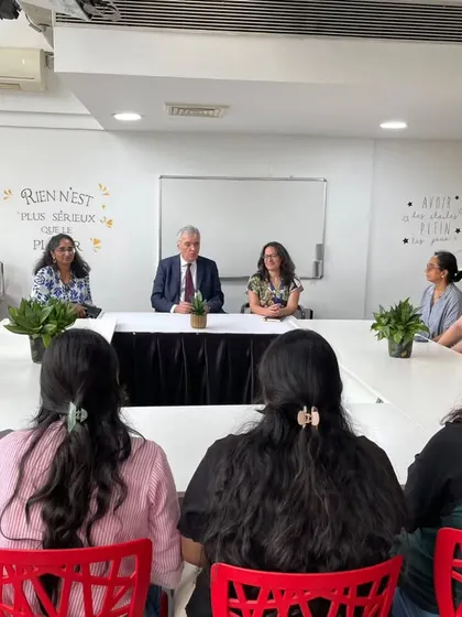 Dominique Antoine engages with our students and faculty in a roundtable discussion. These interactions allow our students to connect with senior figures from prestigious French institutions.