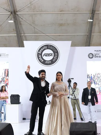 Waving to the crowd at the Aakar Beauty Expo. Thank you everyone for the immense love and support.