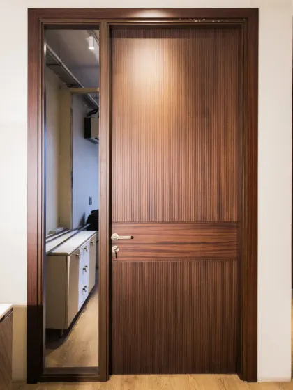 A veneer door with a horizontal band and a side mirror panel, a practical and stylish choice for bedrooms and entryways.
