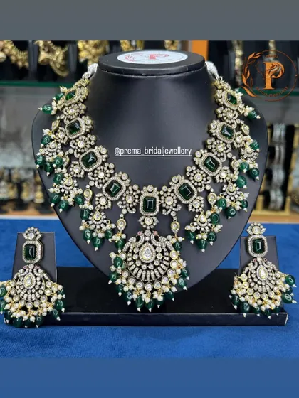A stunning Kundan and emerald choker set.